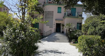 Hotel Caprice