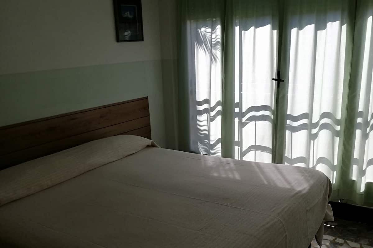 Economy Double or Twin Room | WiFi (free), bed sheets