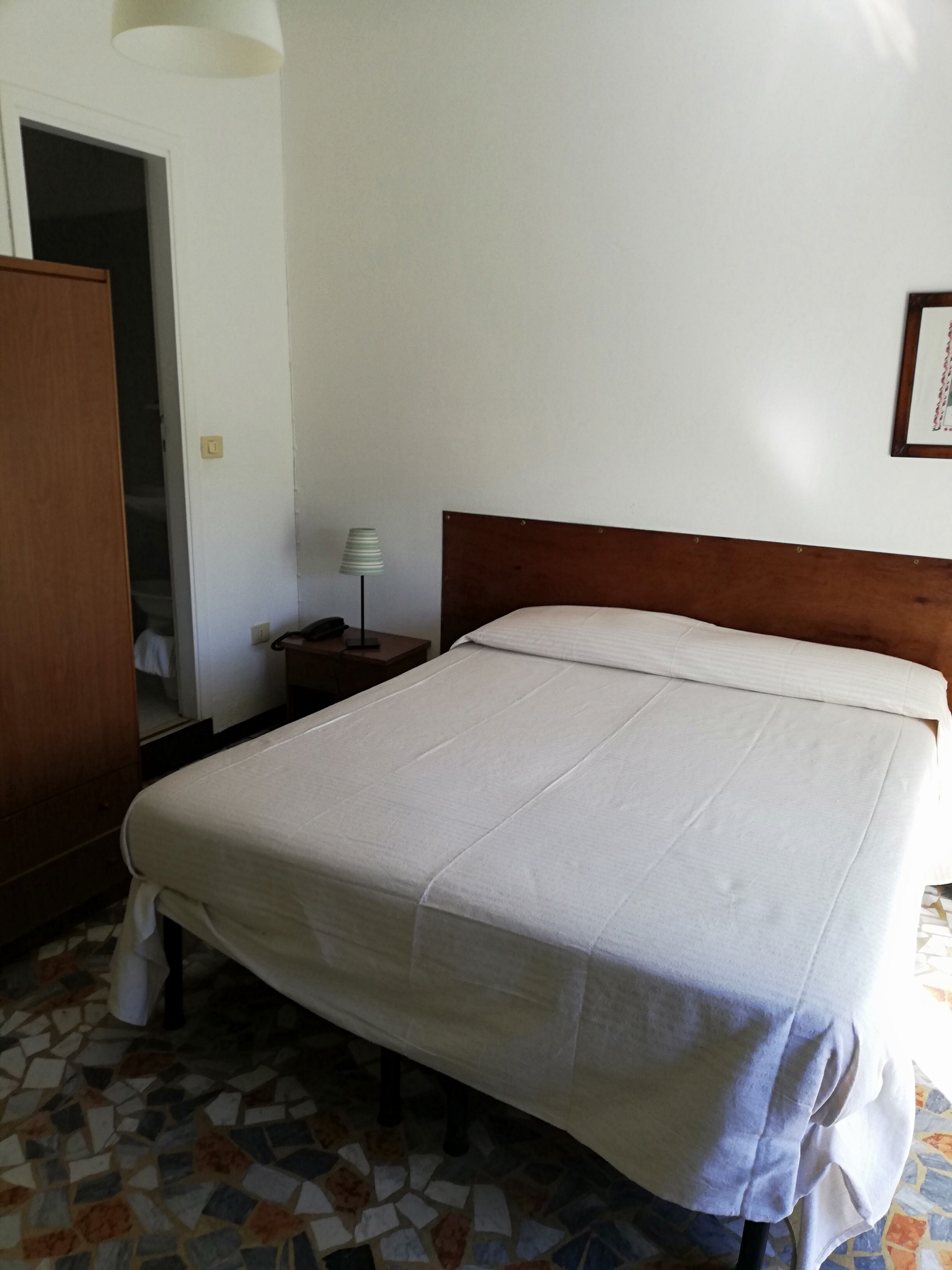 Classic Double or Twin Room | WiFi (free), bed sheets
