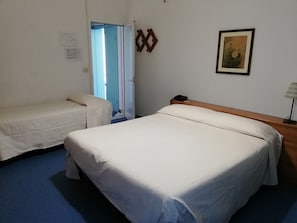 Family Triple Room | WiFi (free), bed sheets