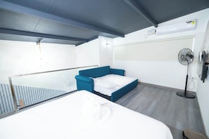 1 habitación, tabla de planchar con plancha, wifi y ropa de cama