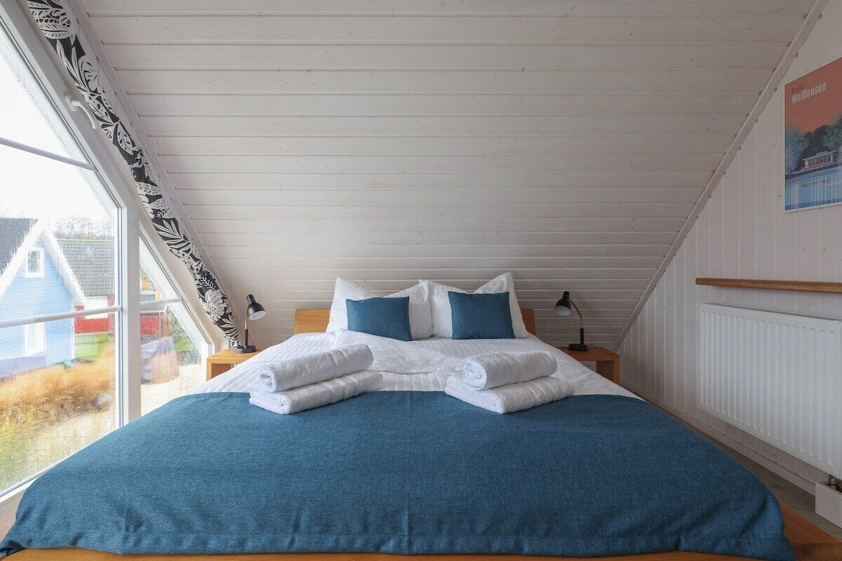3 bedrooms, desk, travel cot, free WiFi