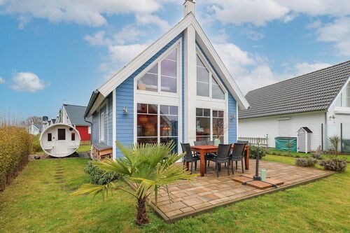 House - fireplace, sauna - 6 people