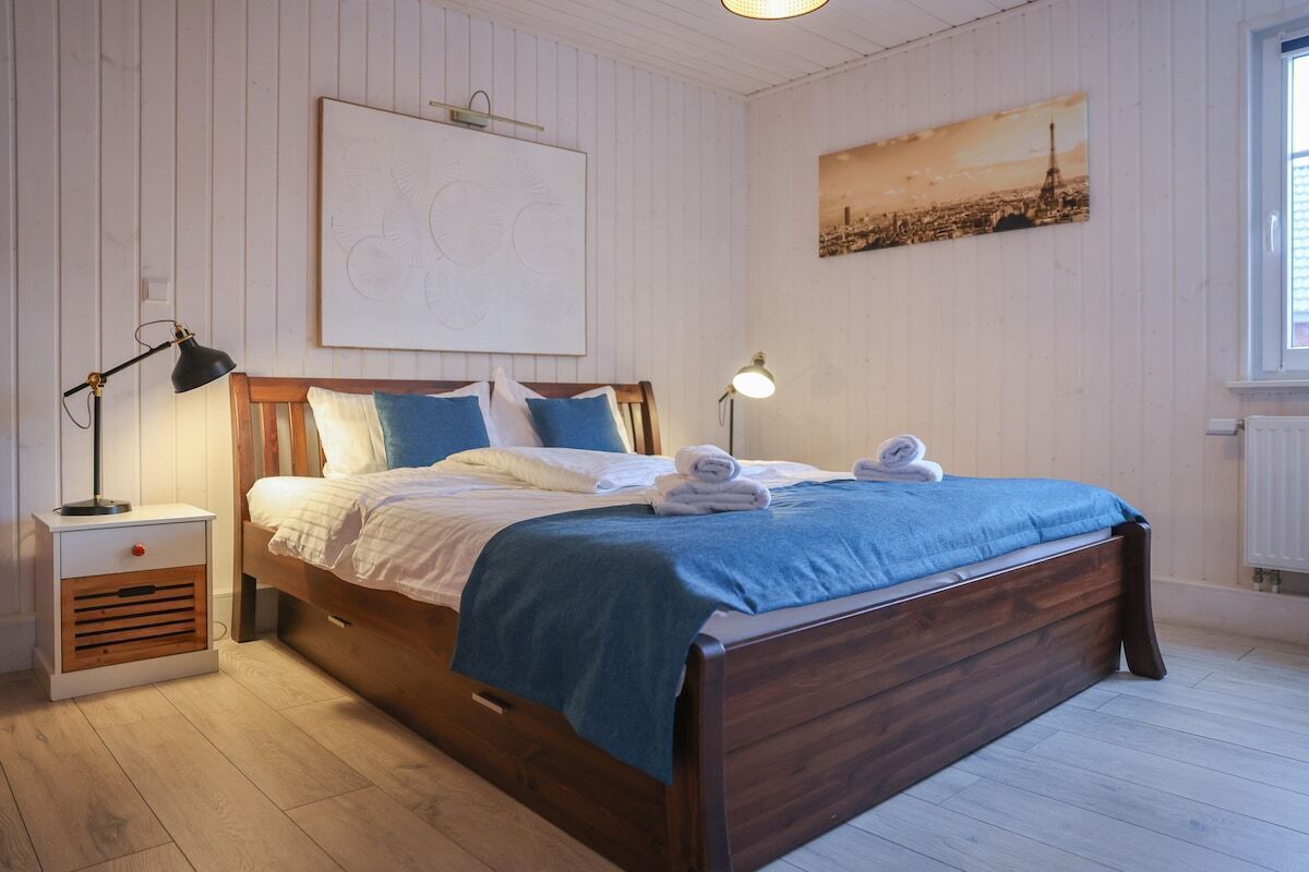 3 Schlafzimmer, Schreibtisch, Reisekinderbett, kostenloses WLAN