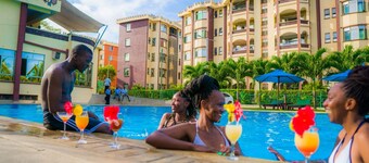 Sunset Serenity – A 3-bedroom apartment in Shanzu, Mombasa, with WiFi, AC,