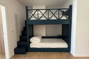1 bedroom, travel cot, WiFi