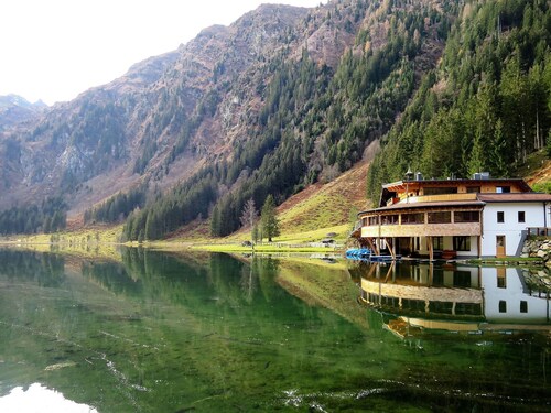 Lovely apartment for 4 guests with WIFI, TV, balcony and pets allowed