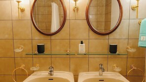 Bathroom - Aurora Living – 15 Min Airport | Business Design Apartments (Offenbach am Main)