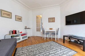 テレビ、書斎 / ワークスペース