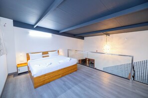 1 bedroom, iron/ironing board, WiFi, bed sheets - 302 - Duplex Suite Room (Manipal)