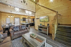 TV, fireplace, offices - The Cozy Crest w Private Pool n Hot Tub (Pigeon Forge)