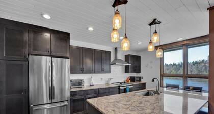 Lake Front - Spacious - Outdoor