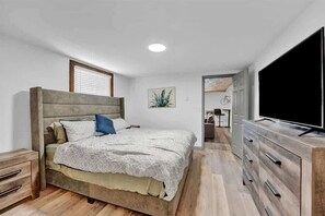 5 bedrooms, WiFi, bed sheets