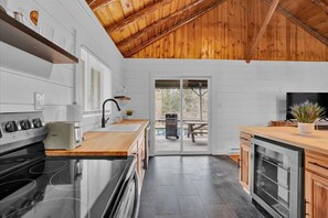 Refrigerador, microondas, horno, placa de cocina