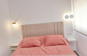 2 bedrooms, bed sheets