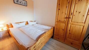 1 habitación, tabla de planchar con plancha y wifi