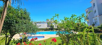 Beautiful terrace with ocean view, 3 bedrooms, 3 bathrooms, 7 min from the beaches