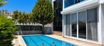 Villa Zeytin, 4-bedroom villa, private pool