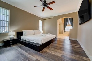 3 soverom, strykejern/-brett, reiseseng for barn og wi-fi