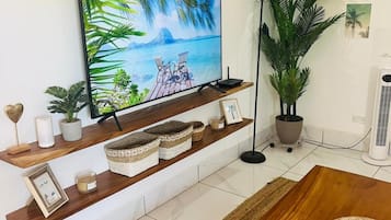 House, 2 Bedrooms, Smoking, Private Pool | Interior