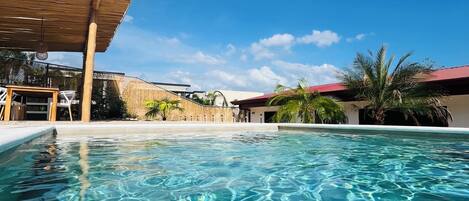 Casa, 2 habitaciones, fumadores, piscina privada | Piscina | Una piscina al aire libre