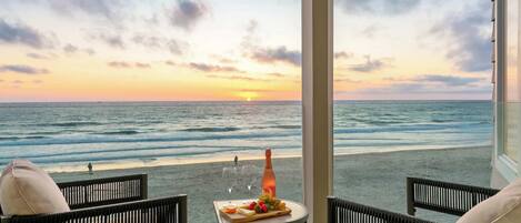 屋外ダイニングエリア