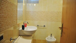 House, 1 Bedroom, Terrace, Ocean View | Bilik Mandi