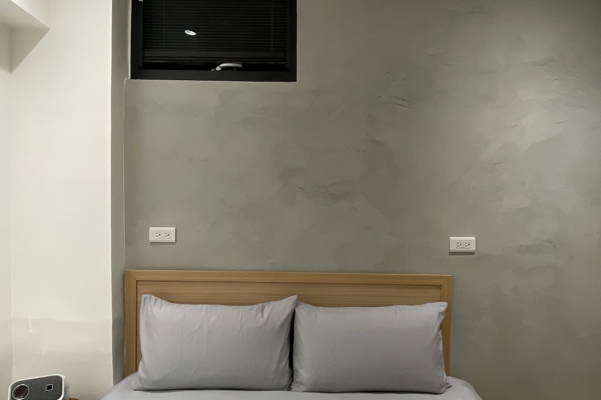 Phòng đôi Deluxe, 1 giường cỡ queen, không hút thuốc, phòng tắm riêng | Phòng cách âm, truy cập Internet không dây miễn phí