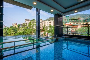 Rooftop pool - Moustache Select Rishikesh (Rishikesh)