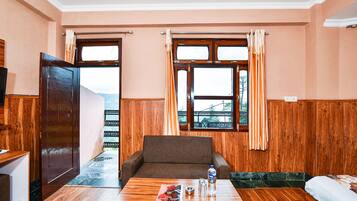 Deluxe Double Room, Mountain View | Desk, laptop workspace, bed sheets