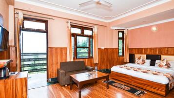 Deluxe Double Room, Mountain View | Desk, laptop workspace, bed sheets
