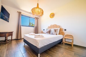 4 bedrooms, iron/ironing board, travel cot, WiFi - Villa Saphir- luxury, calm & private pool (Baho)