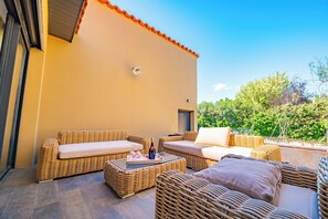Terrace/patio - Villa Saphir- luxury, calm & private pool (Baho)