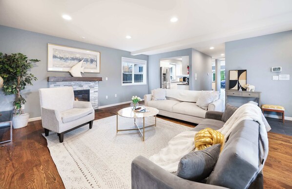 TV, fireplace, offices