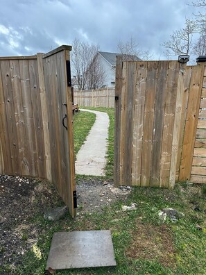 Property grounds - Private Basement Suite - 2 Bedrooms (Bedford)