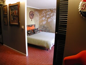 3 chambres, fer et planche à repasser, Wi-Fi, draps fournis
