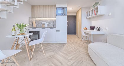 Sunny loft 2 with WiFi/AC/Parking