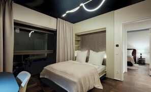 4 bedrooms, desk, iron/ironing board, travel cot