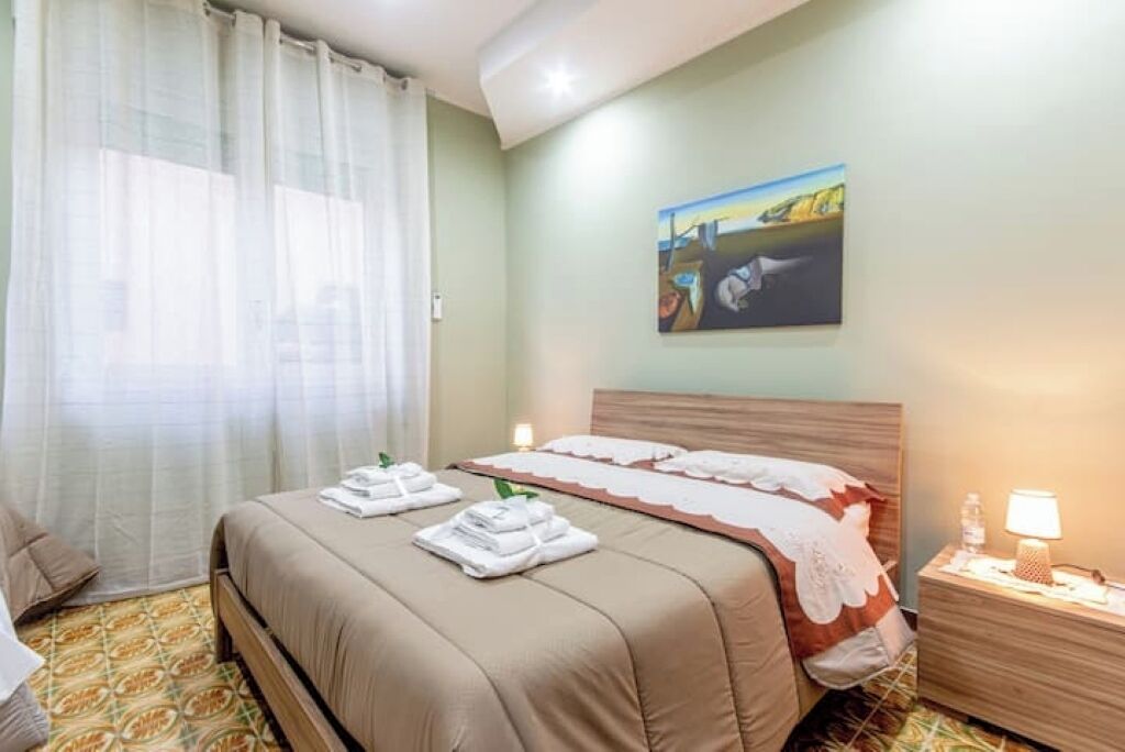 2 chambres, fer et planche à repasser, Wi-Fi, draps fournis