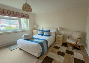 5 bedrooms, desk, iron/ironing board, free WiFi