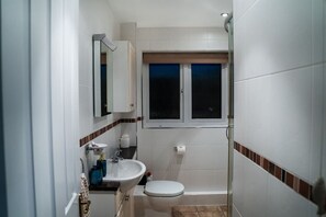 Hair dryer, towels