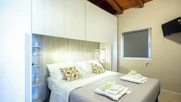 3 Schlafzimmer, Schreibtisch, Bügeleisen/Bügelbrett, Reisekinderbett