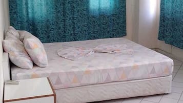 Minibar, Schreibtisch, schallisolierte Zimmer, Bügeleisen/Bügelbrett