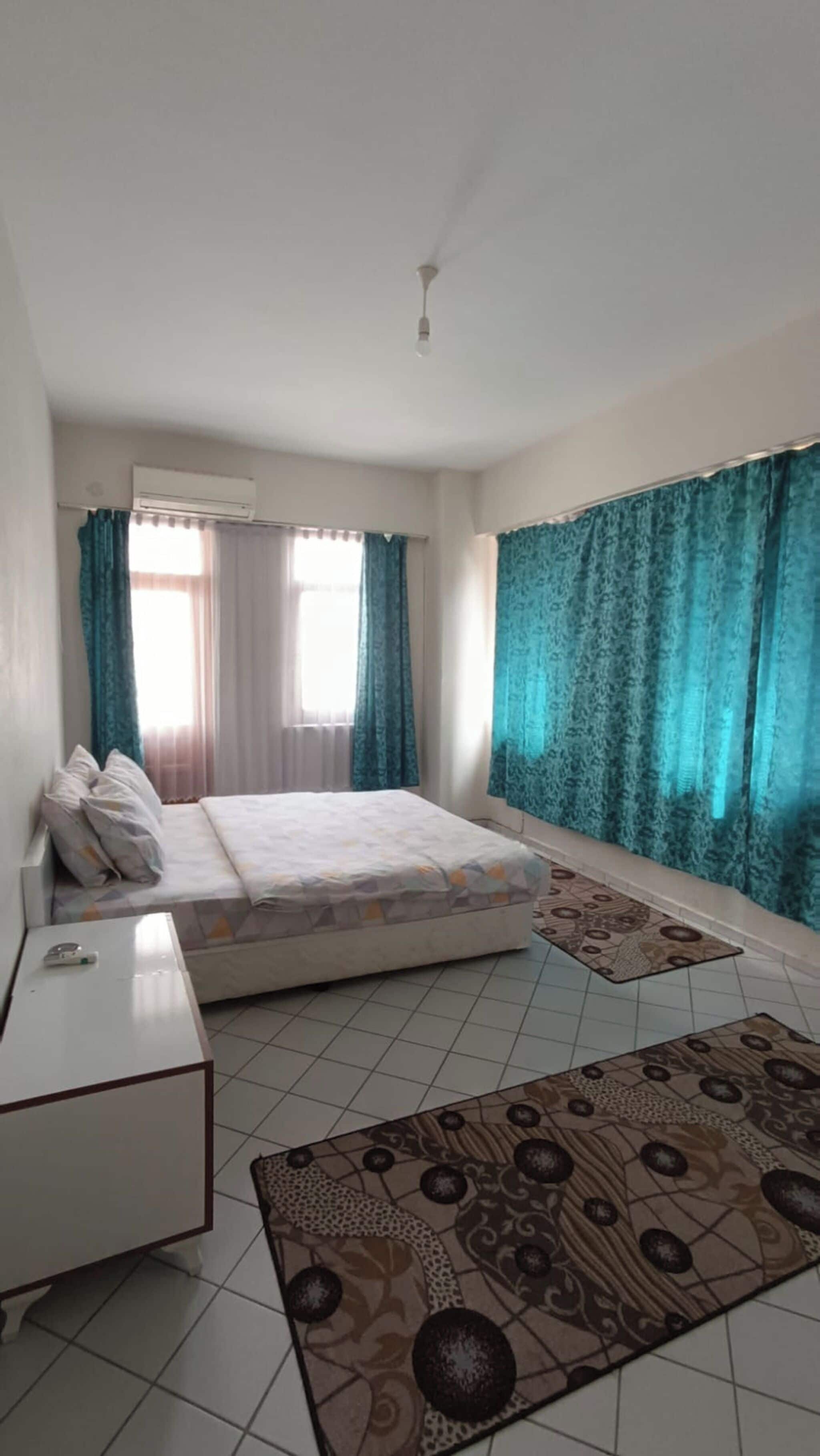 Ropa de cama de alta calidad, minibar, escritorio y insonorización 