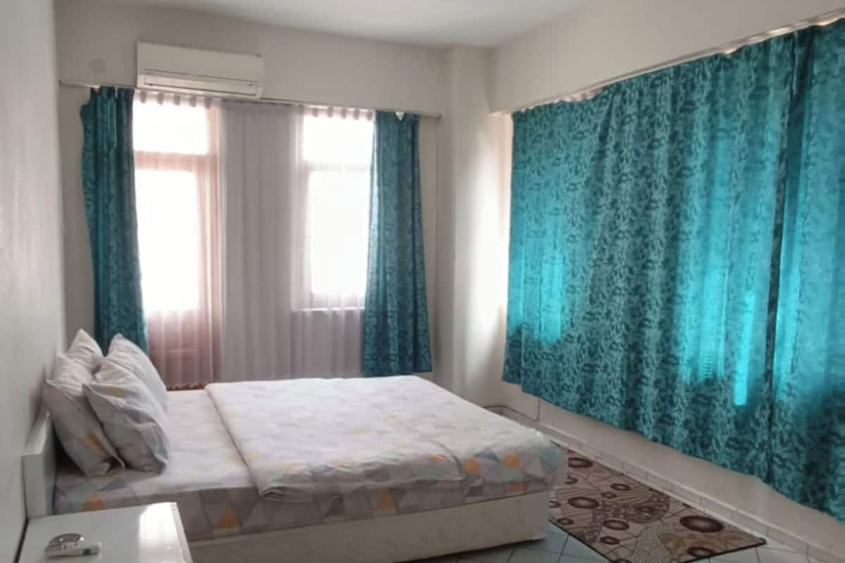 Ropa de cama de alta calidad, minibar, escritorio y insonorización