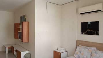 Minibar, desk, soundproofing, iron/ironing board