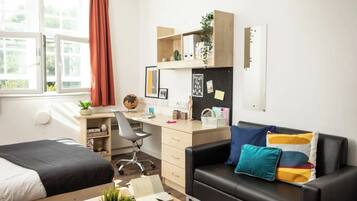 Studio, Non Smoking | Blackout curtains, free WiFi, bed sheets