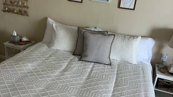 1 chambre, fer et planche à repasser, Wi-Fi gratuit, draps fournis