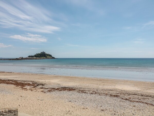 Una playa cerca