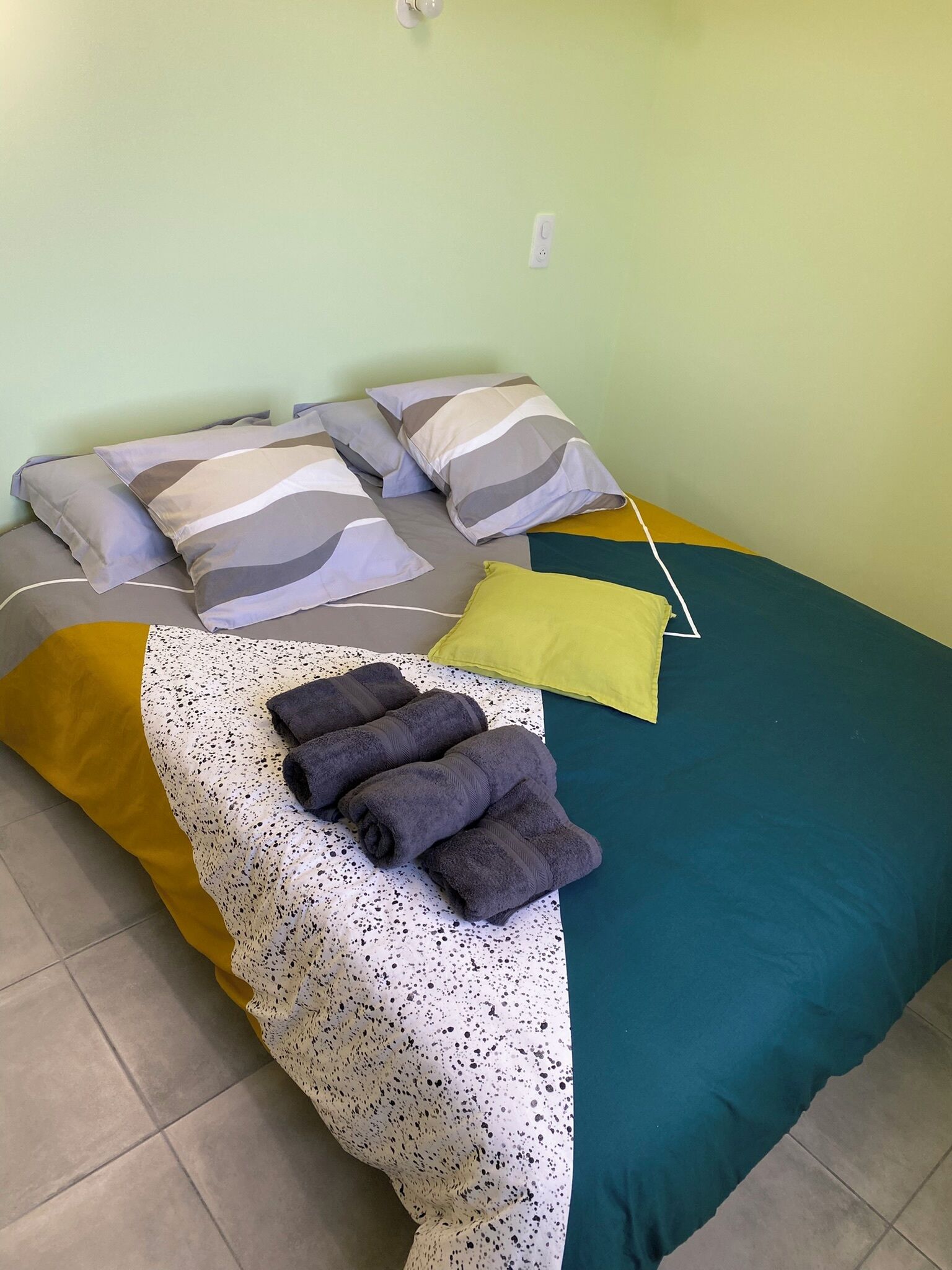 2 bedrooms, iron/ironing board, travel crib, free WiFi